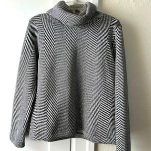 Women J Crew Medium Black White Herringbone Turtleneck Fleece Cozy Top